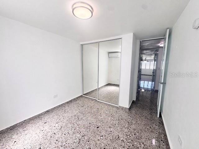 На продажу: $375,000 (4 спален, 2 ванн, 2100 Квадратных фут)