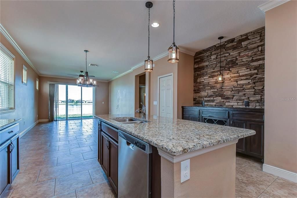 For Rent: $3,100 (4 beds, 2 baths, 2046 Square Feet)
