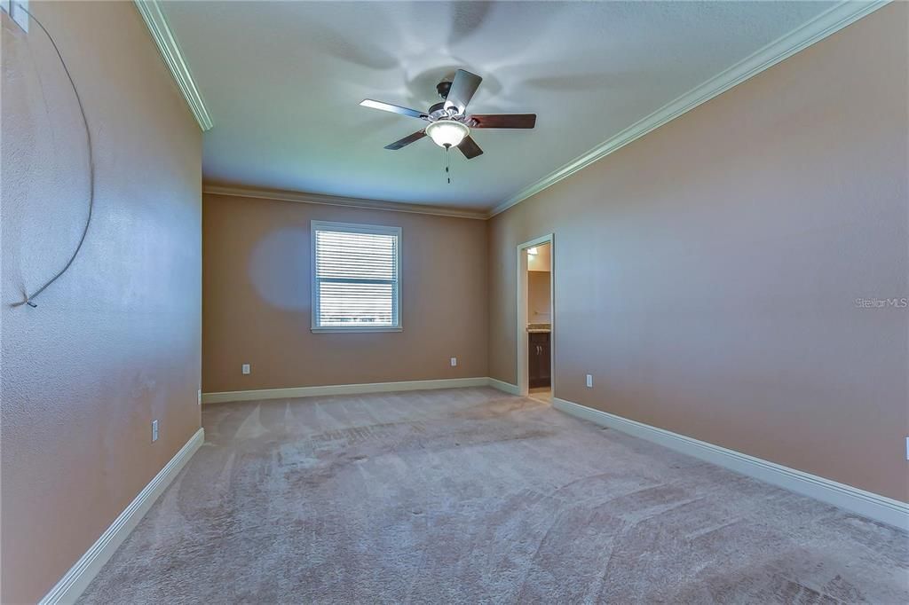For Rent: $3,100 (4 beds, 2 baths, 2046 Square Feet)