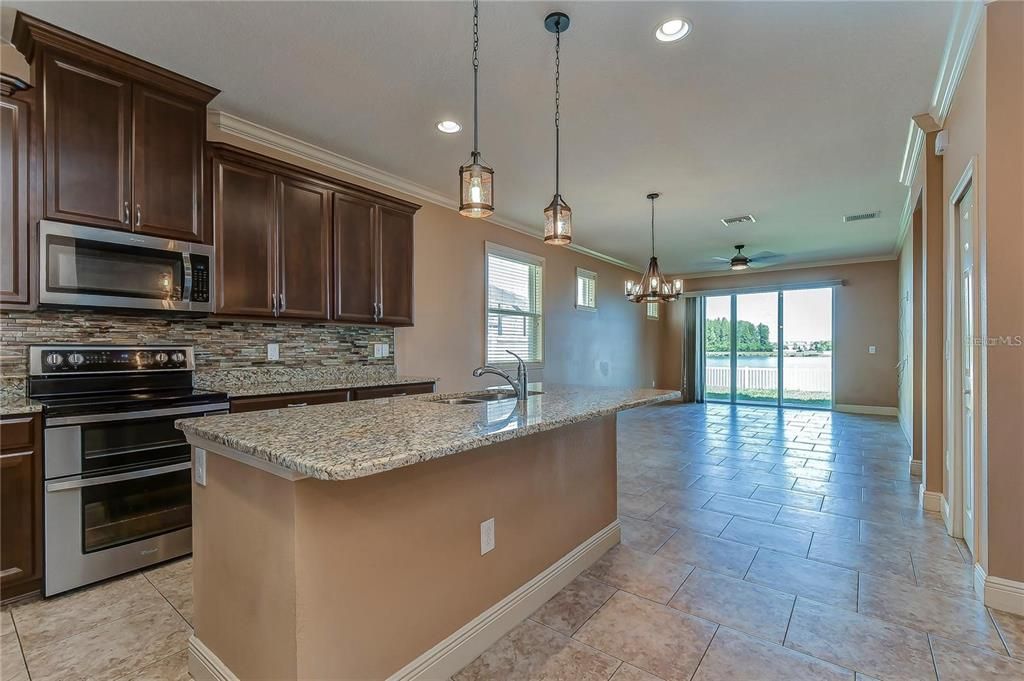 For Rent: $3,100 (4 beds, 2 baths, 2046 Square Feet)