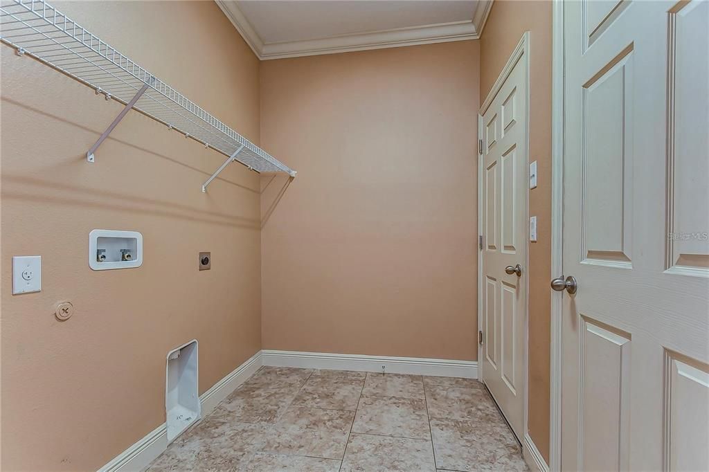 For Rent: $3,100 (4 beds, 2 baths, 2046 Square Feet)