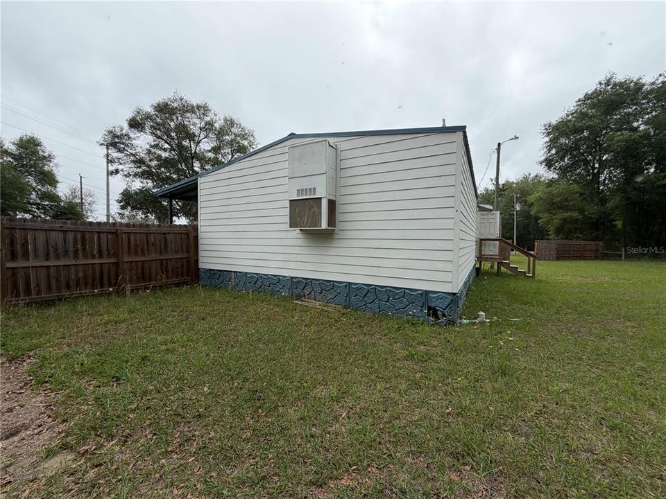 For Sale: $199,900 (0 beds, 1 baths, 828 Square Feet)