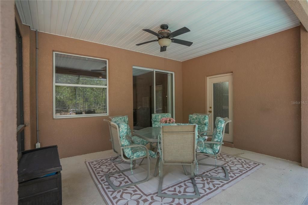 En Venta: $373,000 (4 camas, 3 baños, 2264 Pies cuadrados)