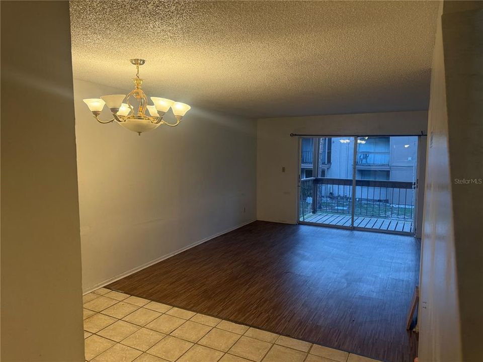 Active With Contract: $129,995 (3 beds, 1 baths, 1283 Square Feet)