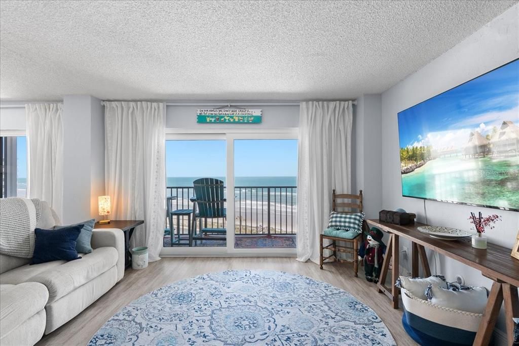 For Sale: $460,000 (2 beds, 2 baths, 1331 Square Feet)