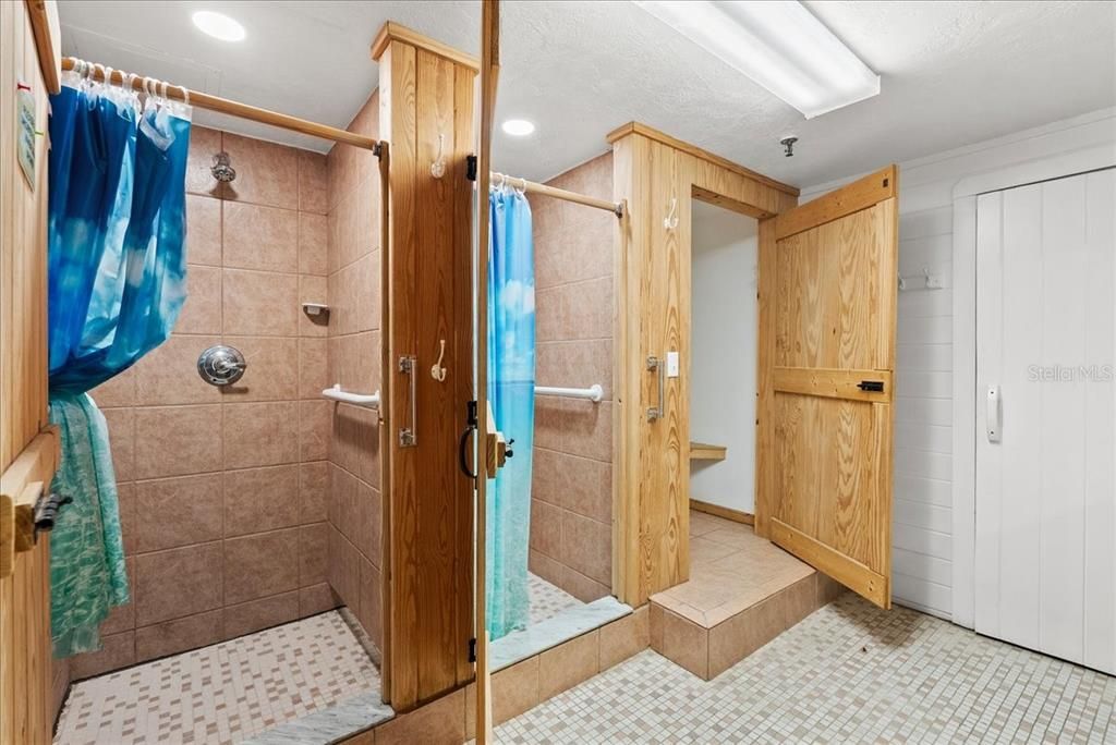 For Sale: $460,000 (2 beds, 2 baths, 1331 Square Feet)