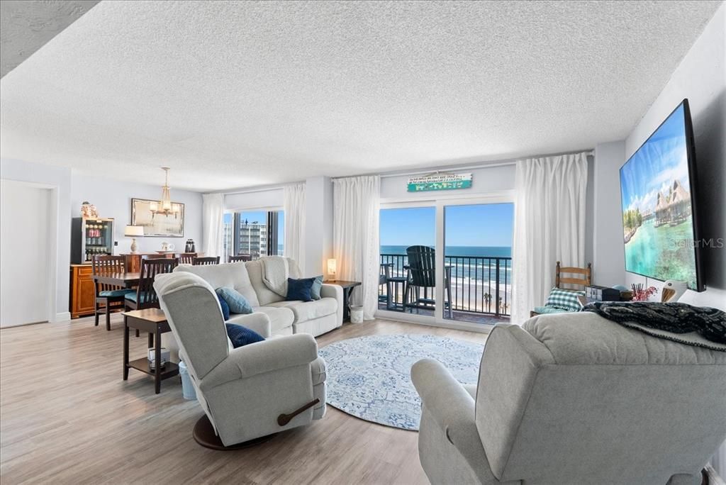 For Sale: $460,000 (2 beds, 2 baths, 1331 Square Feet)