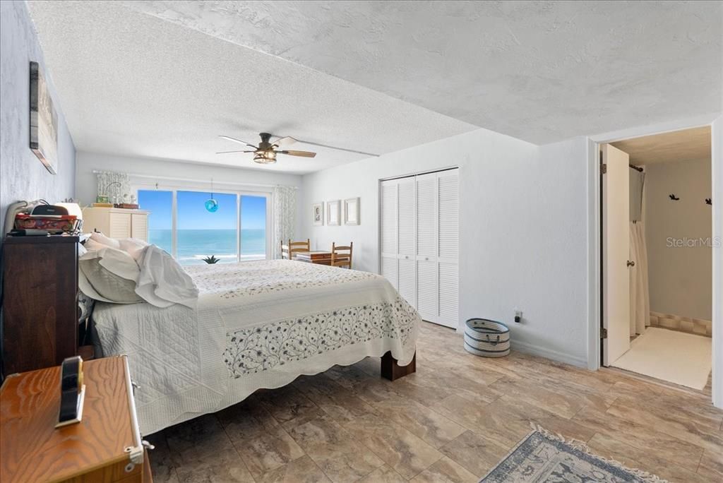 For Sale: $460,000 (2 beds, 2 baths, 1331 Square Feet)