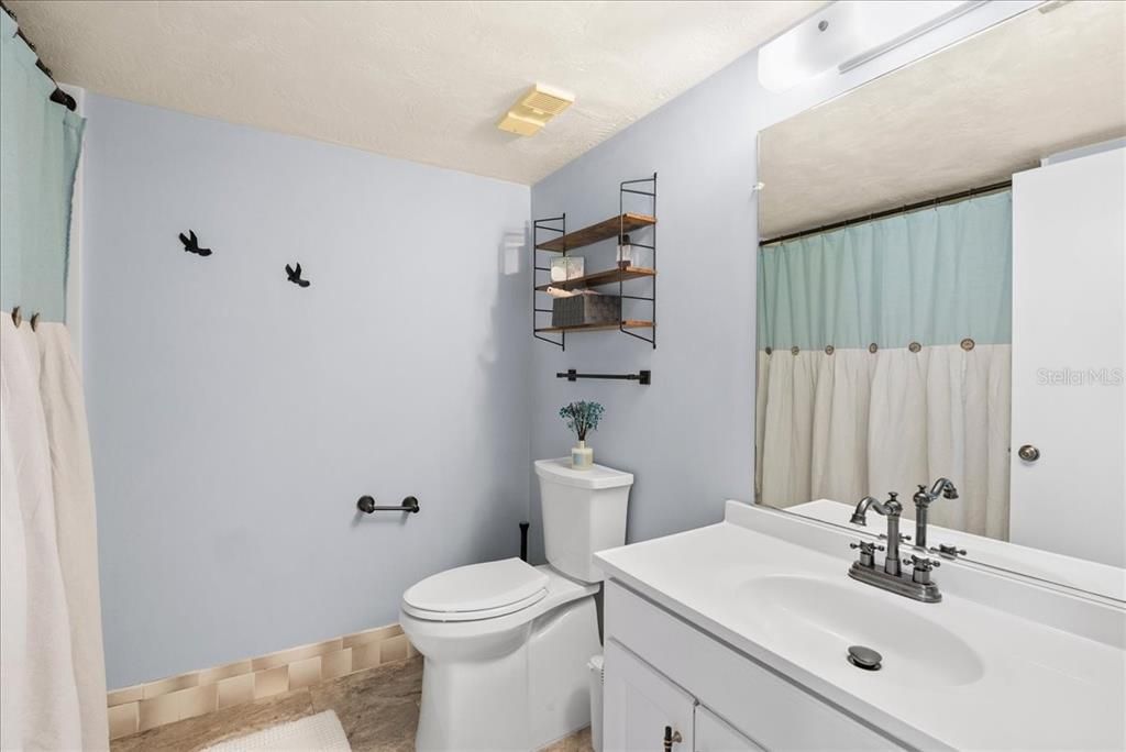 For Sale: $460,000 (2 beds, 2 baths, 1331 Square Feet)