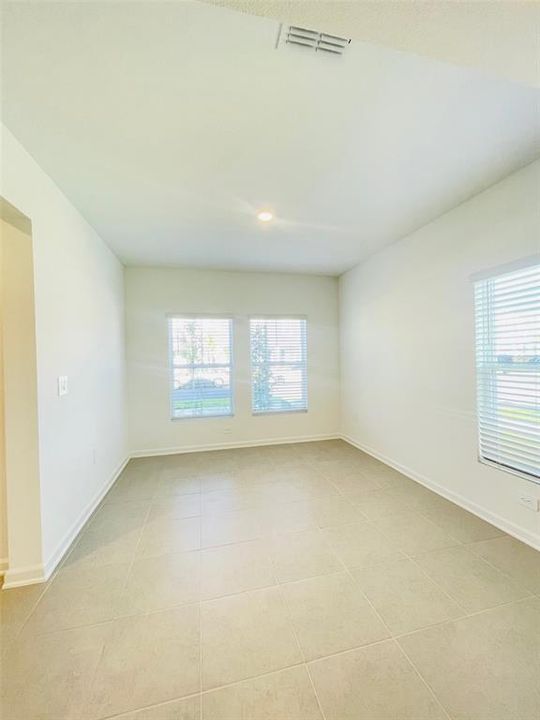 En Renta: $2,950 (4 camas, 2 baños, 2071 Pies cuadrados)
