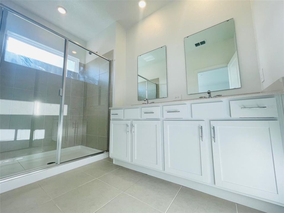 En Renta: $2,950 (4 camas, 2 baños, 2071 Pies cuadrados)