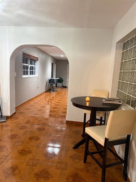 Activo con contrato: $449,000 (3 camas, 2 baños, 1749 Pies cuadrados)