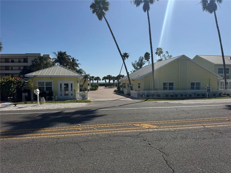 Recently Sold: $15,000,000 (10 beds, 11 baths, 8529 Square Feet)