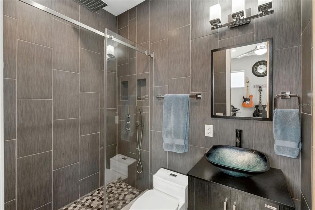 En Venta: $675,000 (5 camas, 4 baños, 2934 Pies cuadrados)