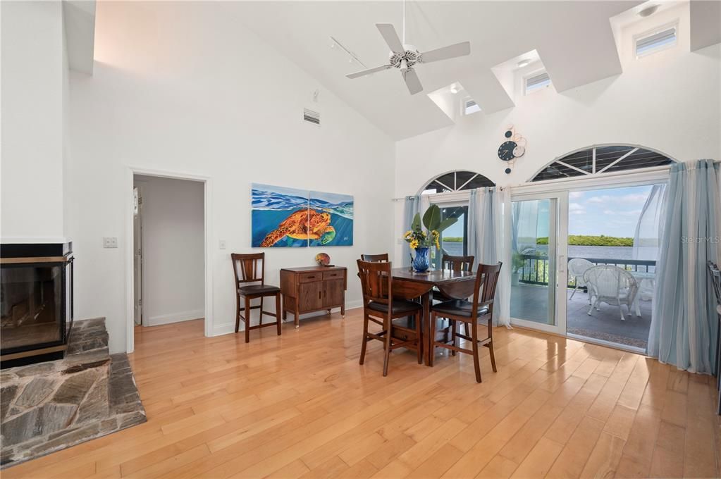For Sale: $1,225,000 (3 beds, 2 baths, 1690 Square Feet)