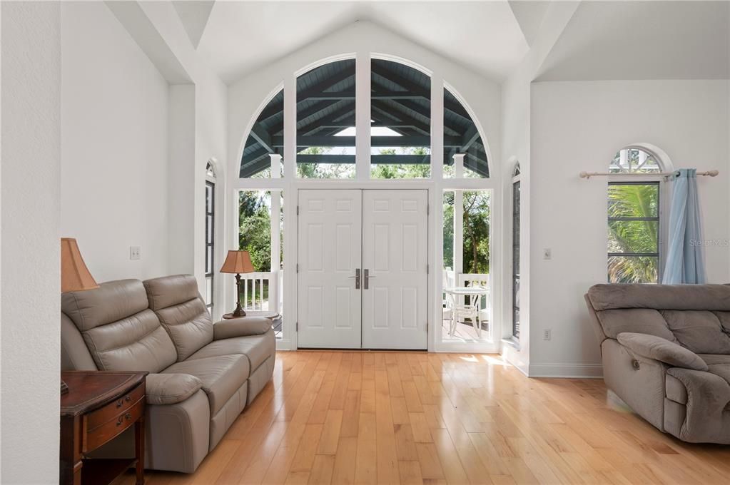 For Sale: $1,225,000 (3 beds, 2 baths, 1690 Square Feet)