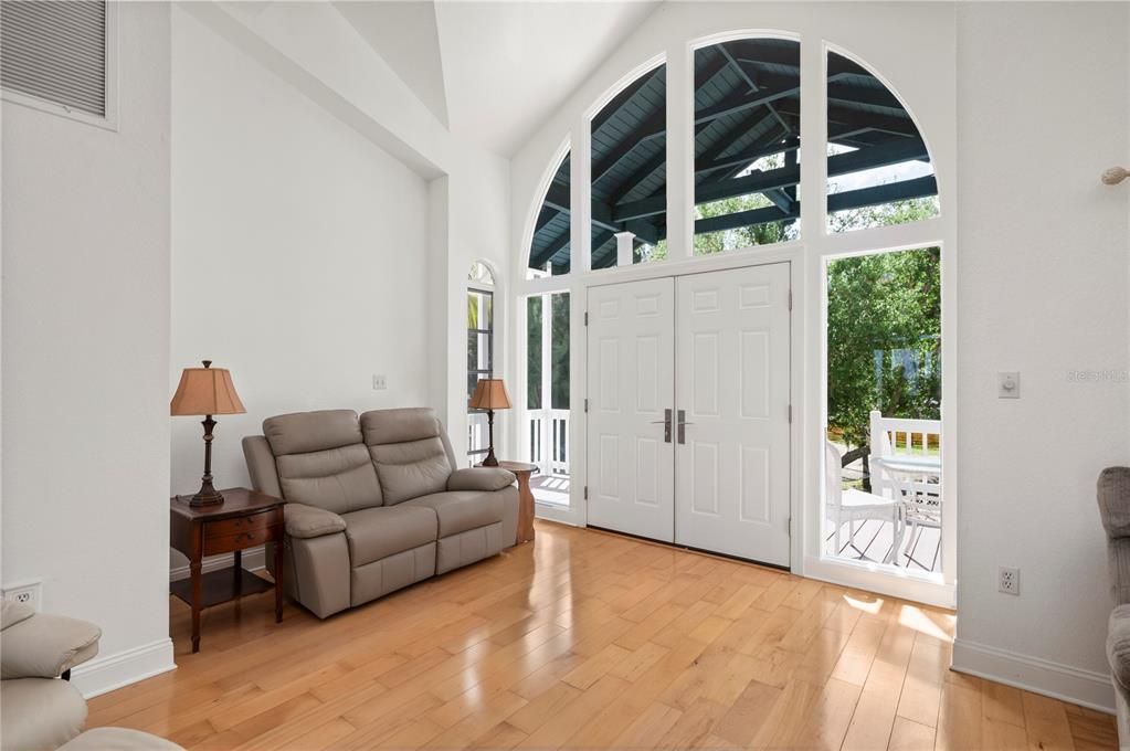 For Sale: $1,225,000 (3 beds, 2 baths, 1690 Square Feet)