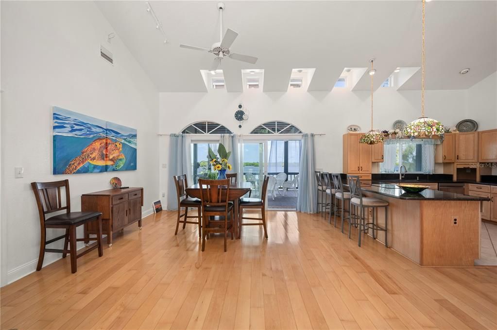 For Sale: $1,225,000 (3 beds, 2 baths, 1690 Square Feet)