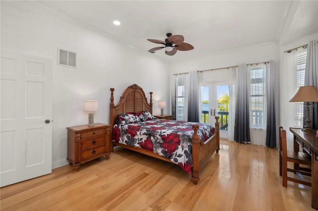 For Sale: $1,225,000 (3 beds, 2 baths, 1690 Square Feet)