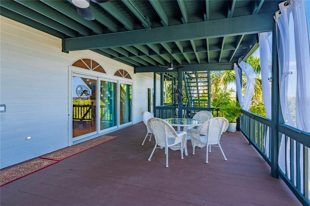 For Sale: $1,225,000 (3 beds, 2 baths, 1690 Square Feet)