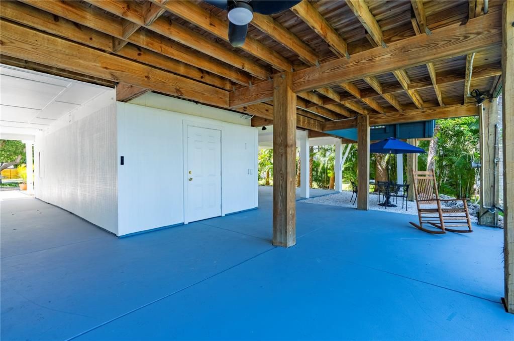 For Sale: $1,225,000 (3 beds, 2 baths, 1690 Square Feet)