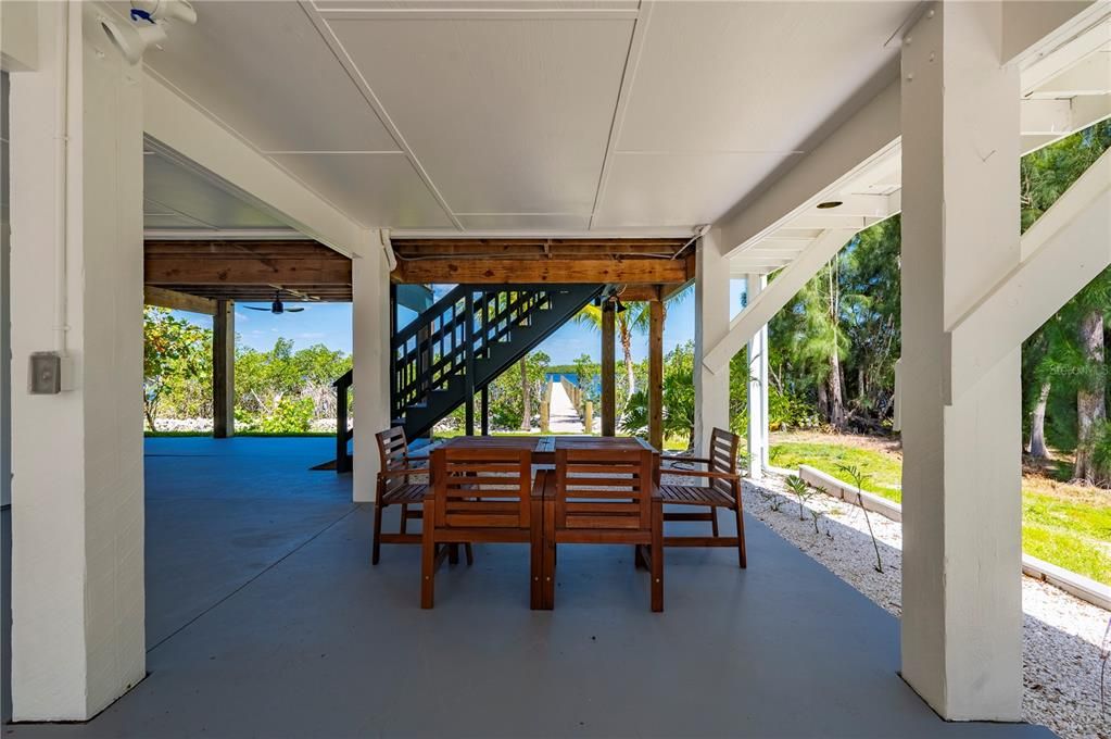 For Sale: $1,225,000 (3 beds, 2 baths, 1690 Square Feet)