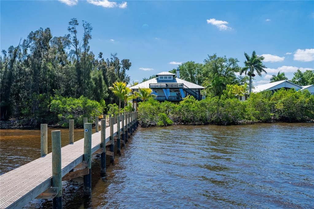 For Sale: $1,225,000 (3 beds, 2 baths, 1690 Square Feet)