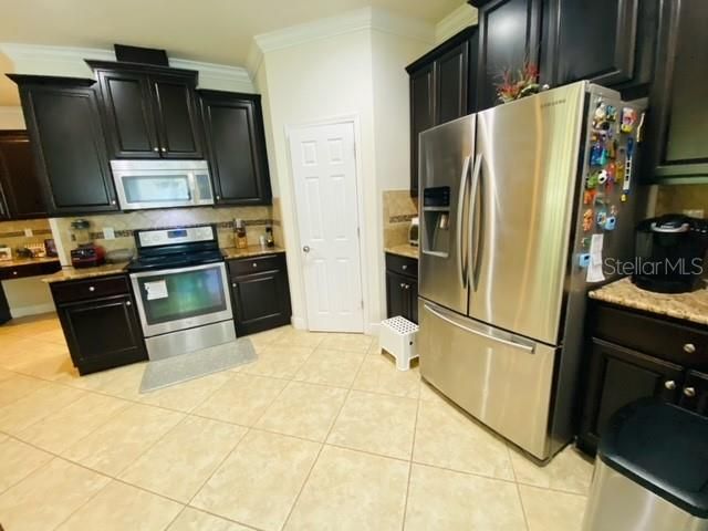 Active With Contract: $3,595 (4 beds, 3 baths, 2618 Square Feet)