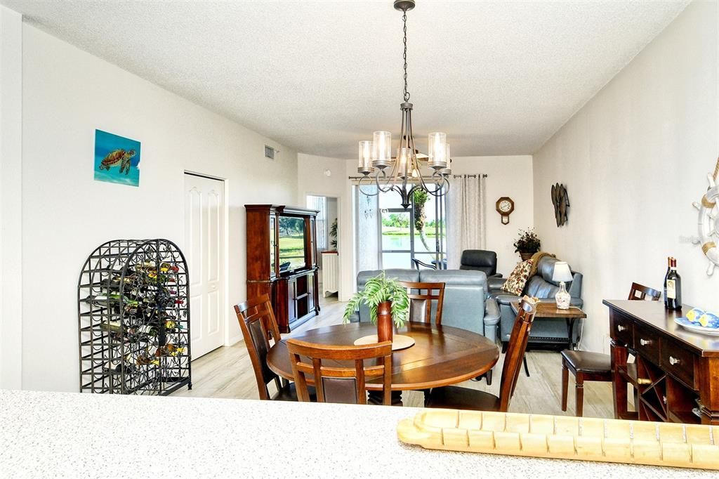 En Venta: $240,000 (2 camas, 2 baños, 1433 Pies cuadrados)