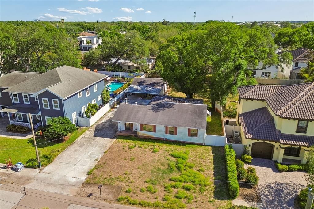 Active With Contract: $850,000 (3 beds, 1 baths, 1587 Square Feet)