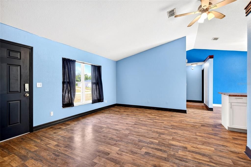 Active With Contract: $239,900 (4 beds, 2 baths, 1430 Square Feet)