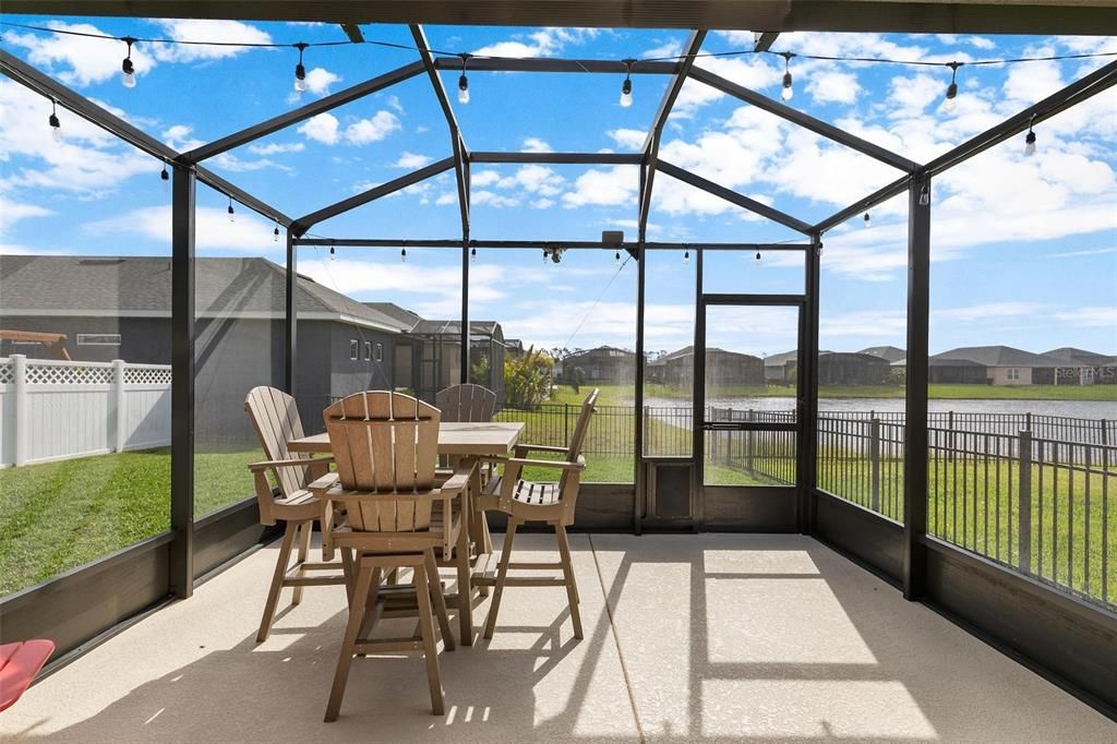 Activo con contrato: $369,900 (3 camas, 2 baños, 1653 Pies cuadrados)