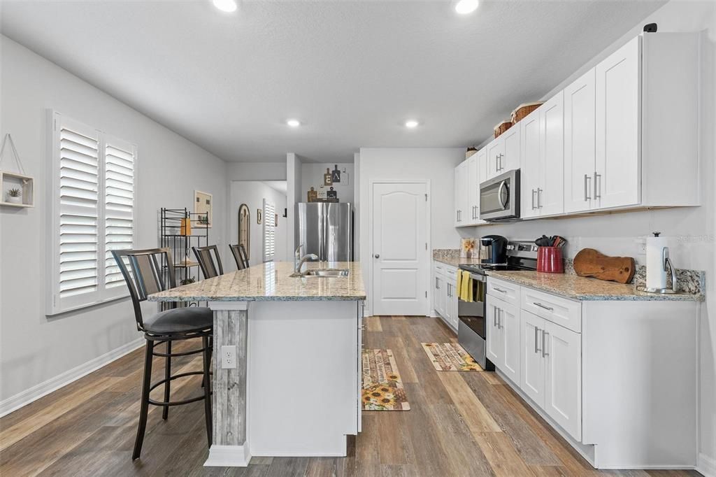 Activo con contrato: $369,900 (3 camas, 2 baños, 1653 Pies cuadrados)