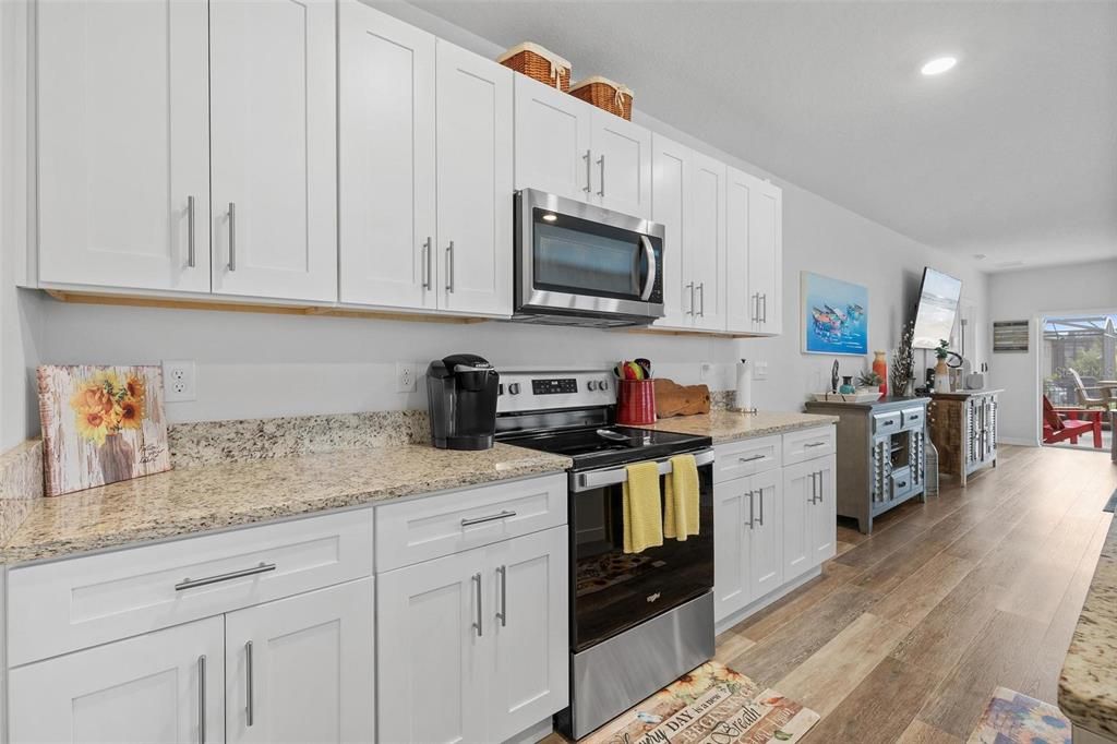 Activo con contrato: $369,900 (3 camas, 2 baños, 1653 Pies cuadrados)