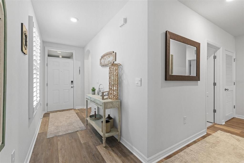 Activo con contrato: $369,900 (3 camas, 2 baños, 1653 Pies cuadrados)