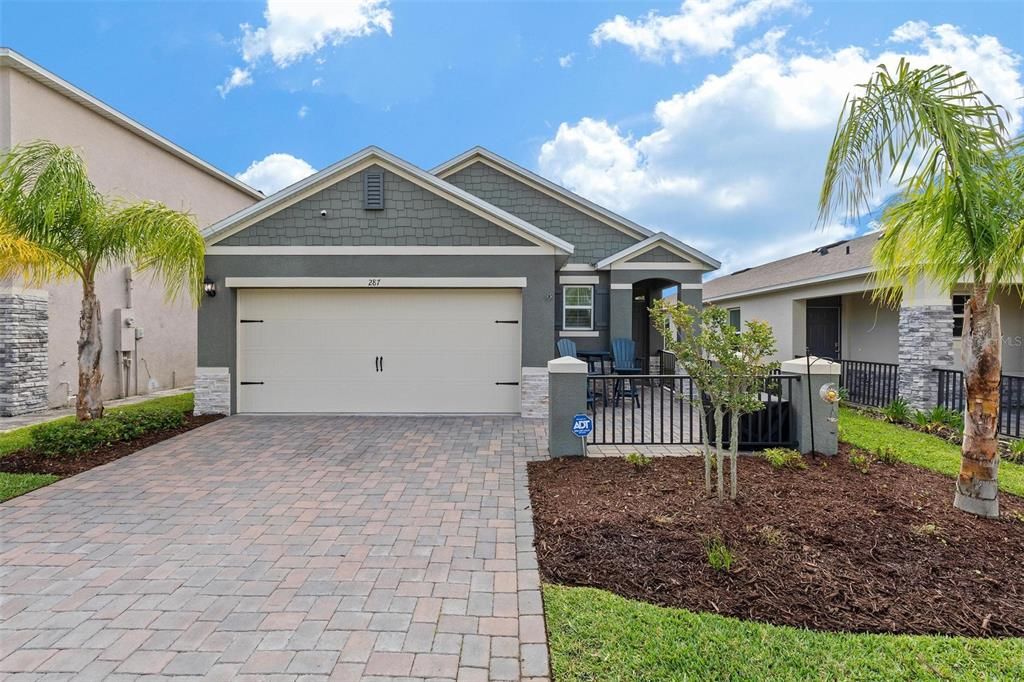 Activo con contrato: $369,900 (3 camas, 2 baños, 1653 Pies cuadrados)