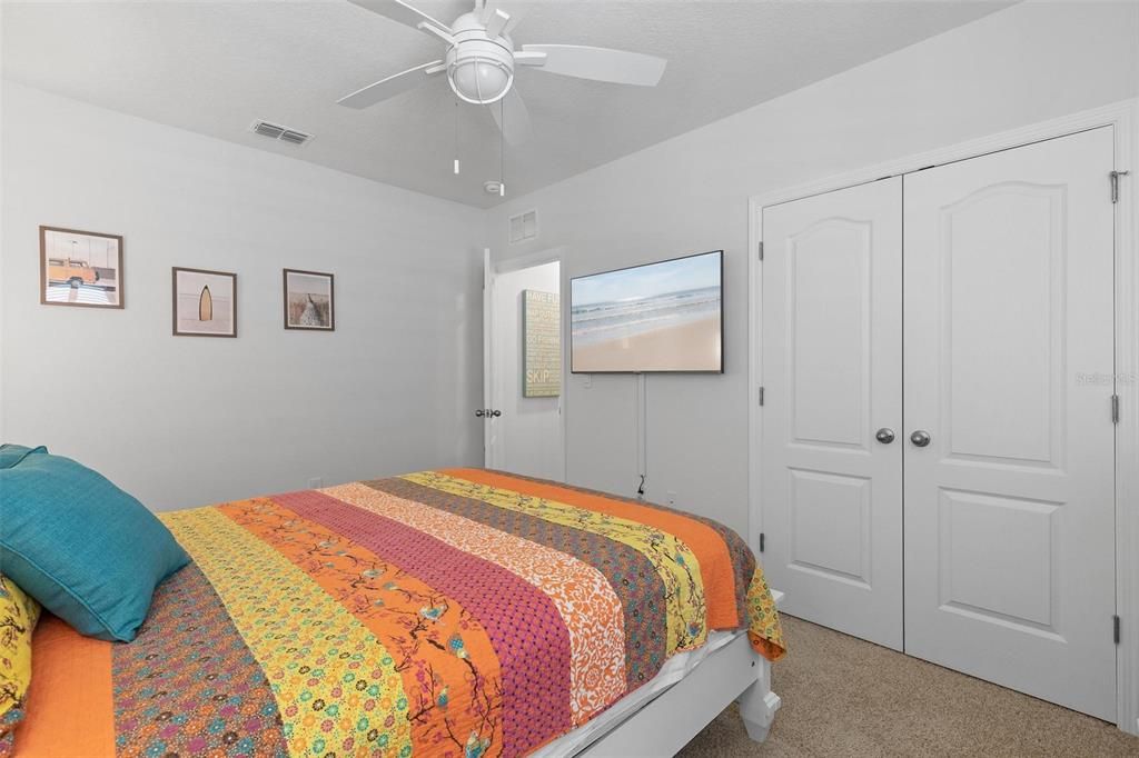 Activo con contrato: $369,900 (3 camas, 2 baños, 1653 Pies cuadrados)