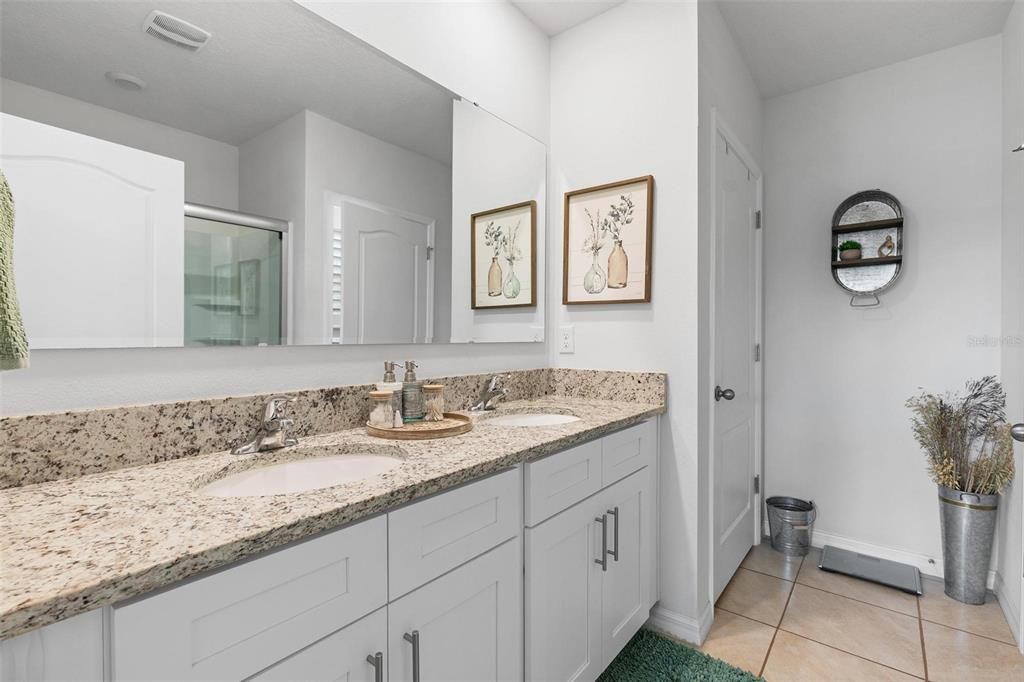 Activo con contrato: $369,900 (3 camas, 2 baños, 1653 Pies cuadrados)