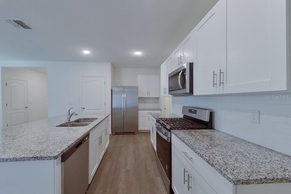 В аренду: $2,495 (5 спален, 3 ванн, 2447 Квадратных фут)