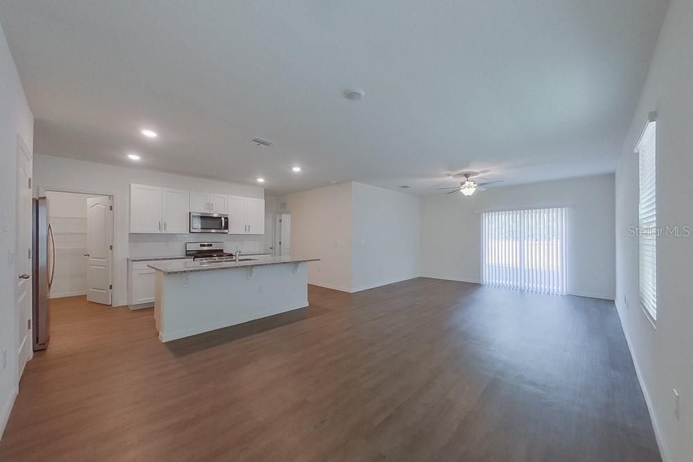 В аренду: $2,495 (5 спален, 3 ванн, 2447 Квадратных фут)