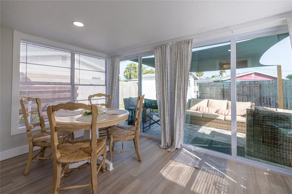 En Venta: $349,900 (2 camas, 2 baños, 969 Pies cuadrados)