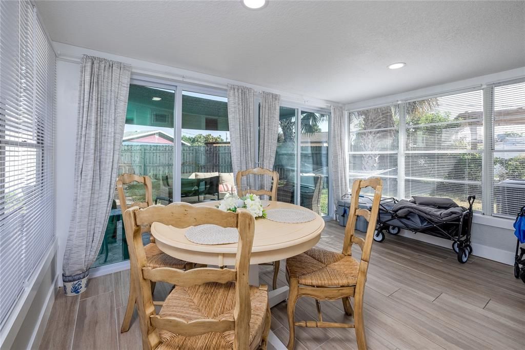En Venta: $349,900 (2 camas, 2 baños, 969 Pies cuadrados)