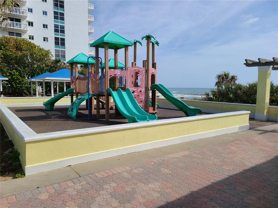 En Venta: $349,900 (2 camas, 2 baños, 969 Pies cuadrados)