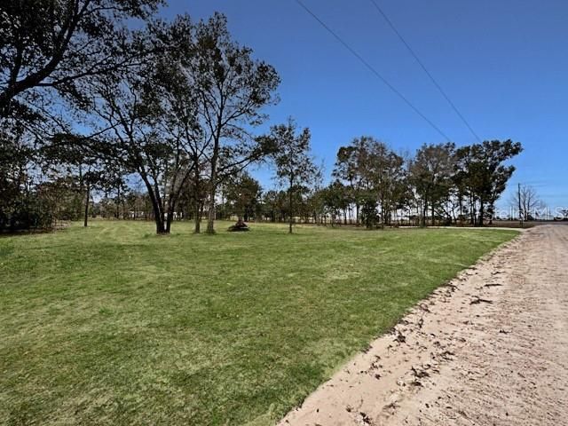 На продажу: $149,900 (2.63 acres)