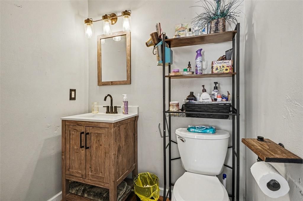 For Sale: $255,000 (3 beds, 1 baths, 1079 Square Feet)