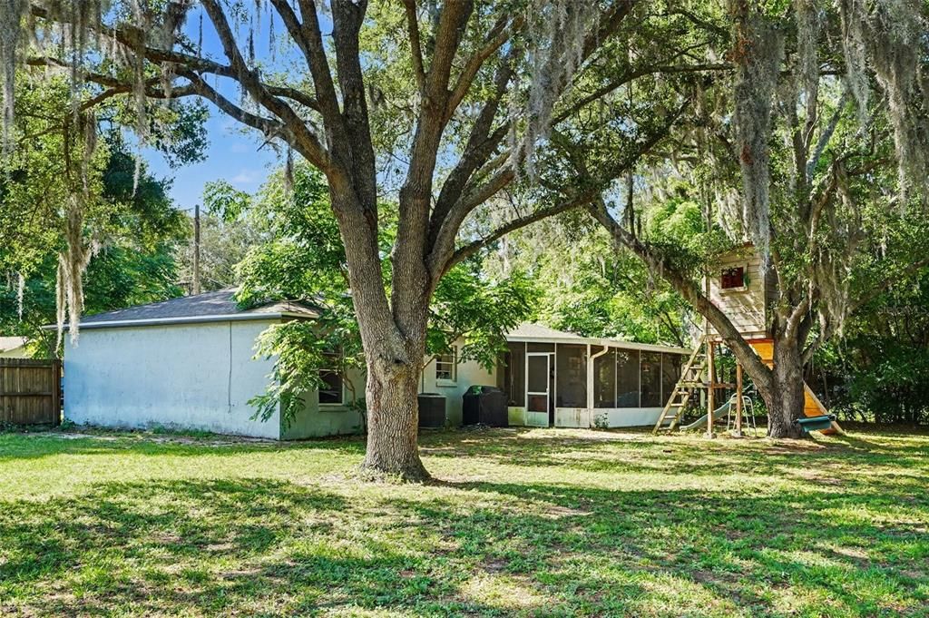 For Sale: $255,000 (3 beds, 1 baths, 1079 Square Feet)