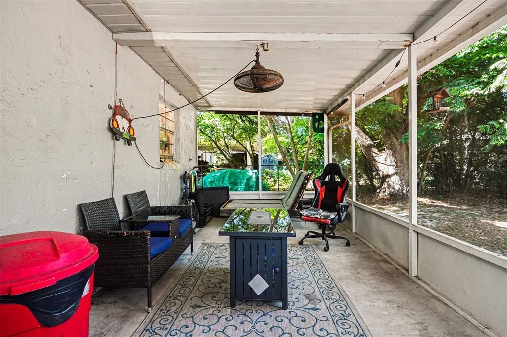 For Sale: $255,000 (3 beds, 1 baths, 1079 Square Feet)
