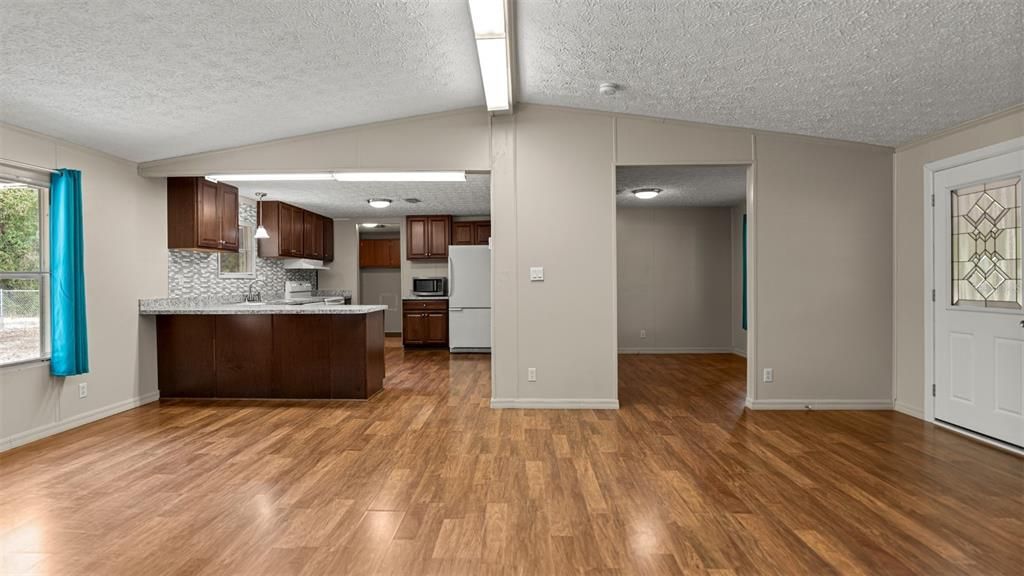 Activo con contrato: $250,000 (3 camas, 3 baños, 1488 Pies cuadrados)