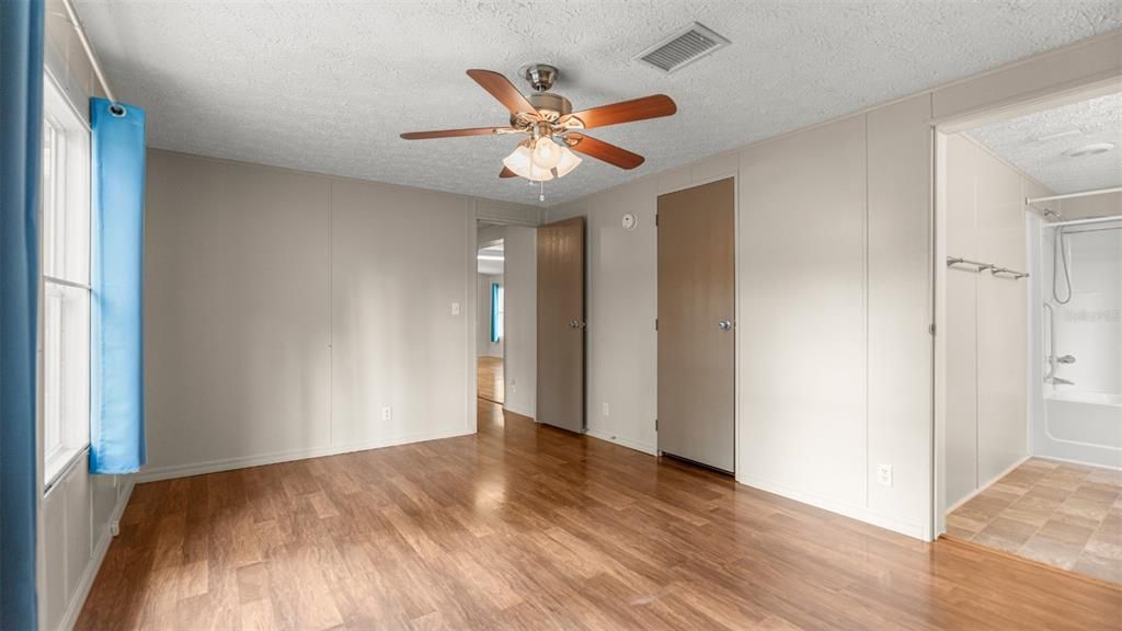 Activo con contrato: $250,000 (3 camas, 3 baños, 1488 Pies cuadrados)