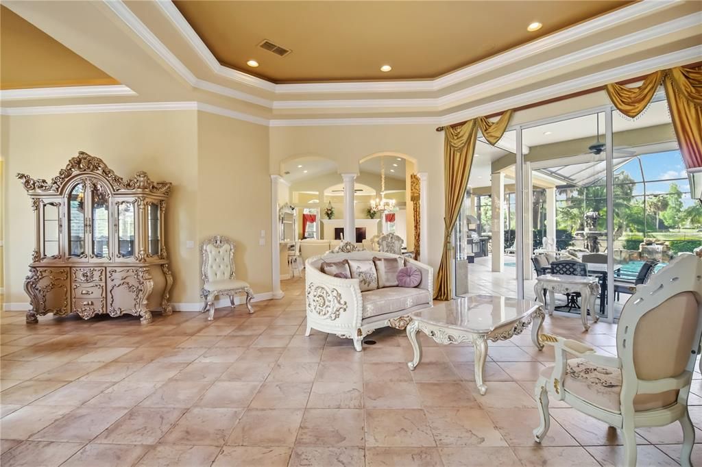 Activo con contrato: $1,150,000 (3 camas, 3 baños, 3837 Pies cuadrados)